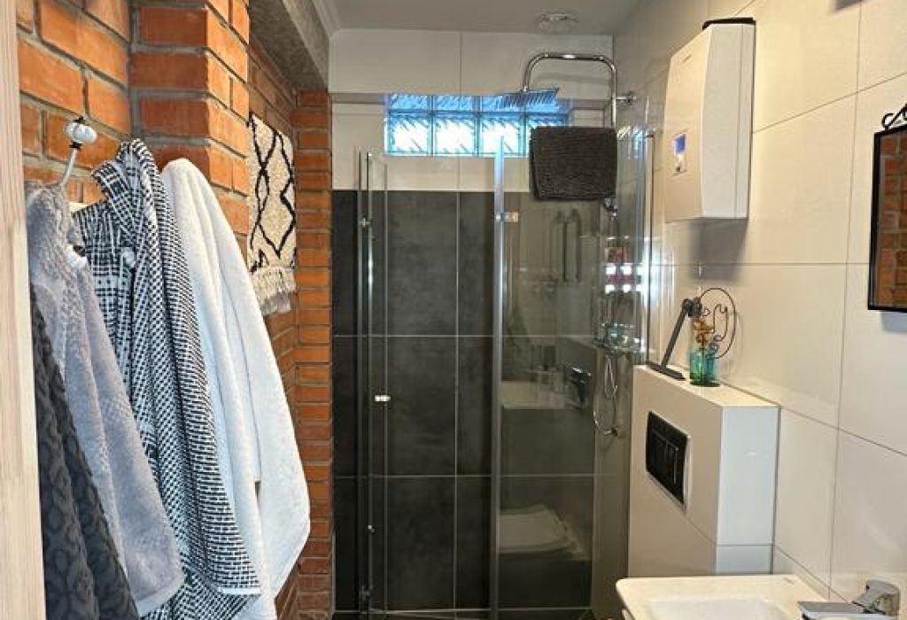 1090f334-8bad-463d-a000-73f713f25c56